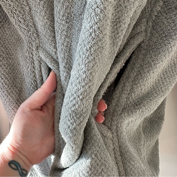 Patagonia • Gray Re-Tool Snap Fleece Pullover - Picture 3 of 7